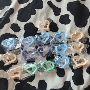 NEW LARGE LOT VARIOUS COLORS HEART DHAPED HAIR CLIPS